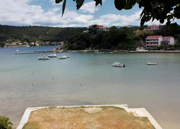 Family Friendly Seaside - Donja, Rab - 2020 شقة *