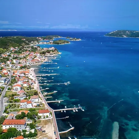 Apartment Family Friendly Seaside - Donja, Rab - 2020 *